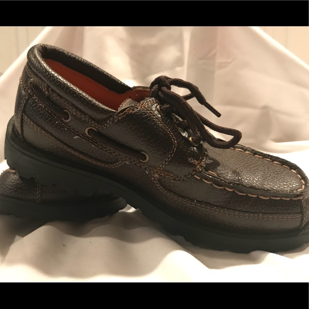 Boys shoes